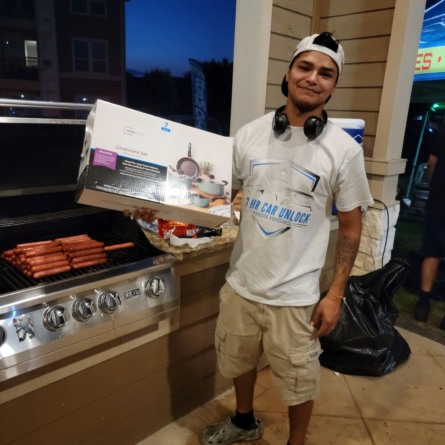 24Hr Car Unlocking hosting an on-site vehicle-services event at a partner apartment community
